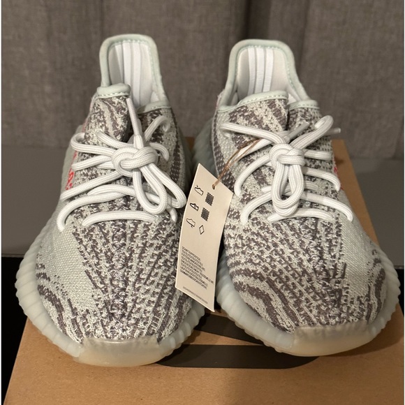 Yeezy Boost 350 V2 Blue Tint Size 6.5 - Picture 2 of 6